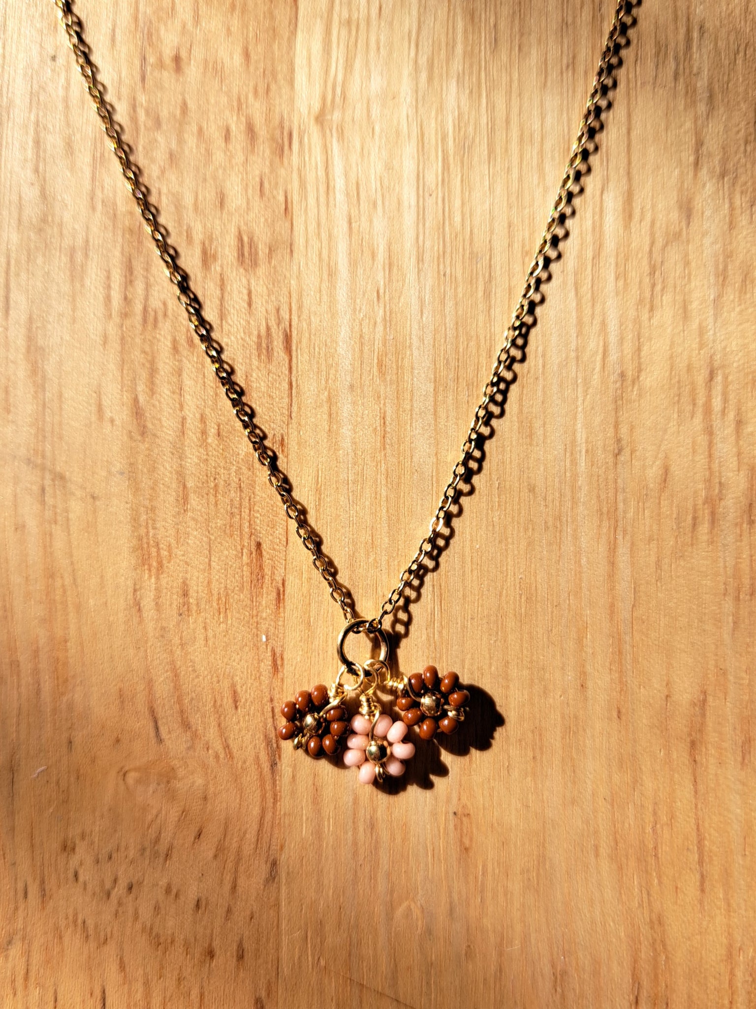 Collar Mini Flores Café