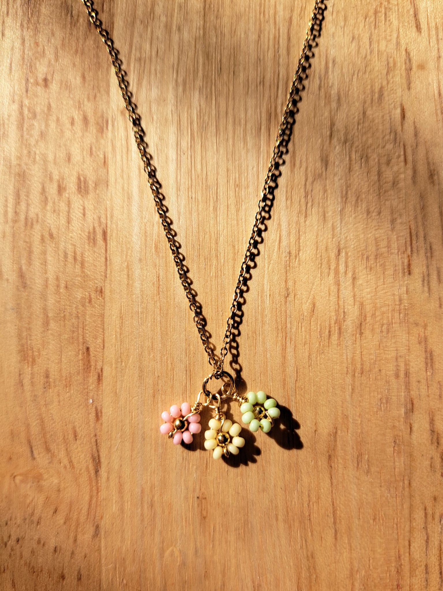 Collar Mini Flores Arcoíris Pastel