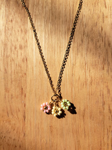 Collar Mini Flores Arcoíris Pastel