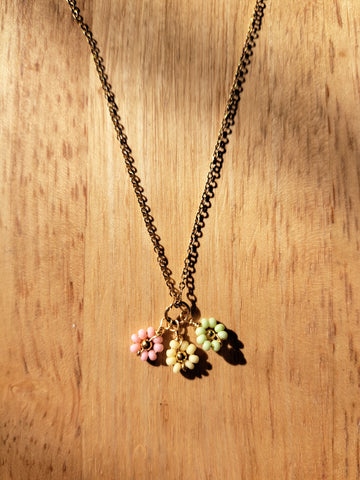 Collar Mini Flores Arcoíris Pastel